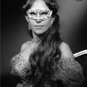 Meet your Posher, Leslie